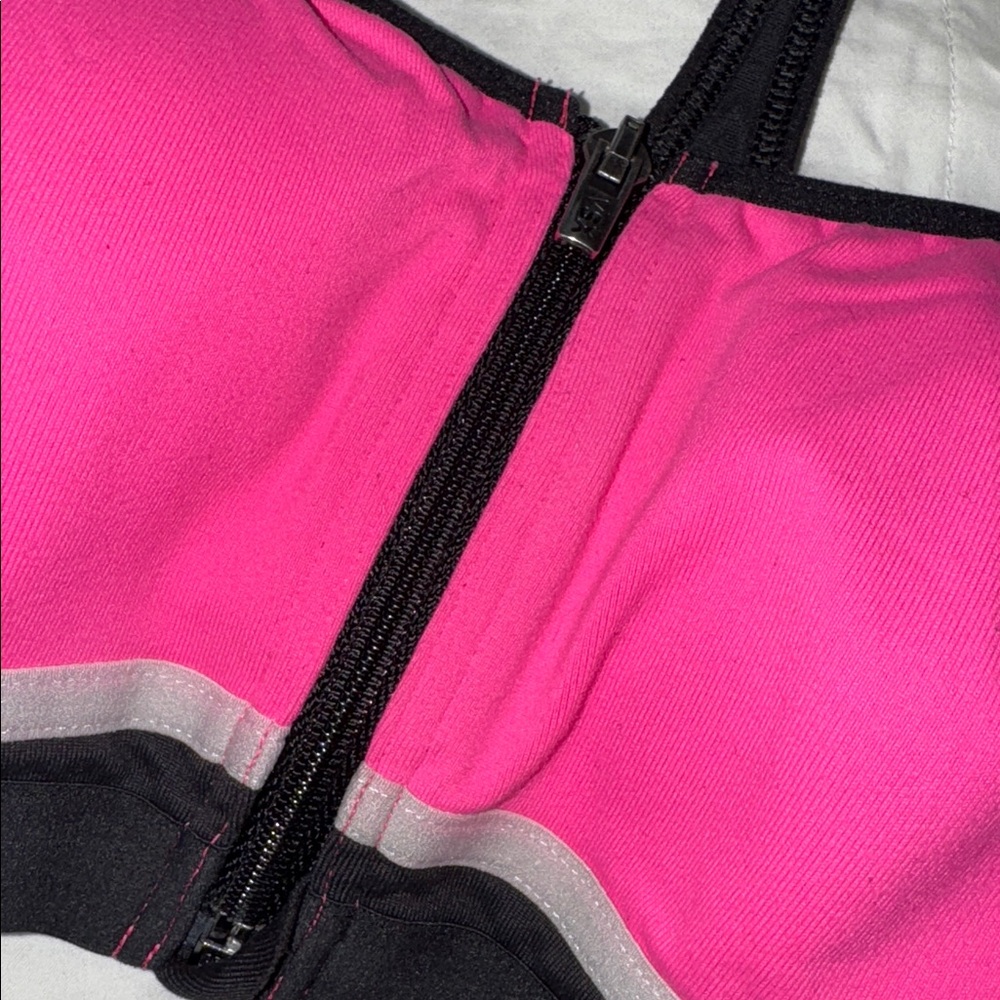 Victoria’s Secret VSX Max Double Close Sports Bra - Picture 3 of 7